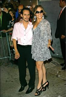Jennifer Lopez feet photo thumbnail