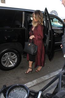 Chrissy Teigen feet photo thumbnail