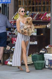 Kimberley Garner feet photo thumbnail