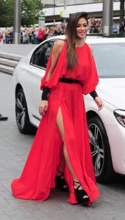 Nicole Scherzinger feet photo thumbnail