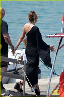 Mariah Carey feet photo thumbnail