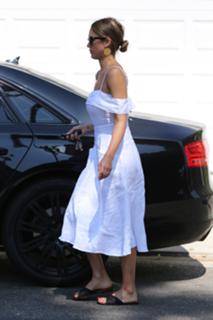 Jessica Alba feet photo thumbnail