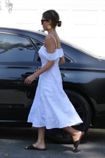 Jessica Alba feet photo thumbnail