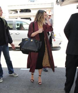 Chrissy Teigen feet photo thumbnail