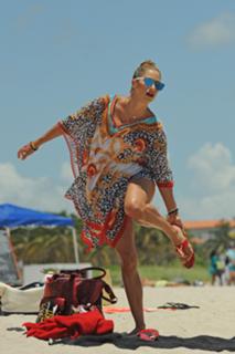 Jennifer Nicole Lee feet photo thumbnail