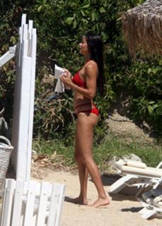 Adriana Lima feet photo thumbnail