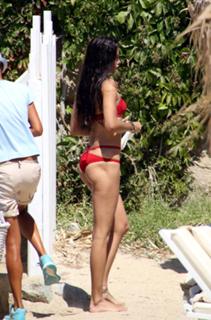 Adriana Lima feet photo thumbnail
