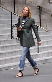 Uma Thurman feet photo thumbnail