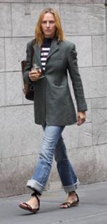 Uma Thurman feet photo thumbnail