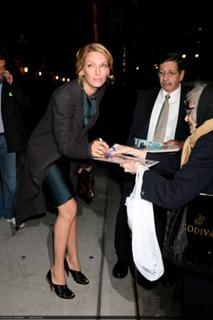 Uma Thurman feet photo thumbnail