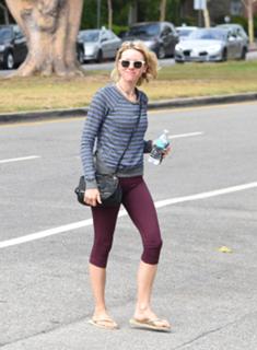 Naomi Watts feet photo thumbnail