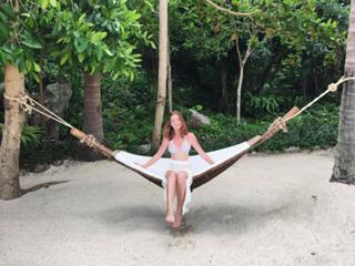 Marina Ruy Barbosa feet photo thumbnail