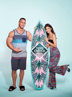 Victoria Justice feet photo thumbnail