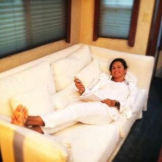 Mariska Hargitay feet photo thumbnail