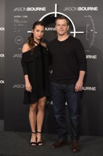 Alicia Vikander feet photo thumbnail