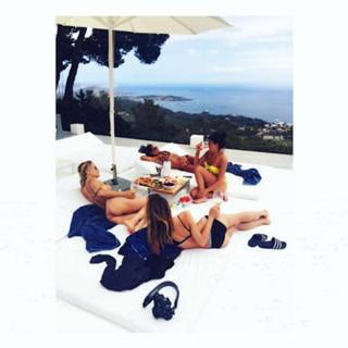 Kate Hudson feet photo thumbnail