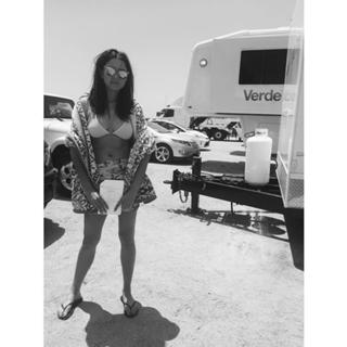 Jessica Gomes feet photo thumbnail