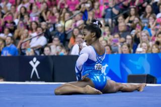 Simone Biles feet photo thumbnail