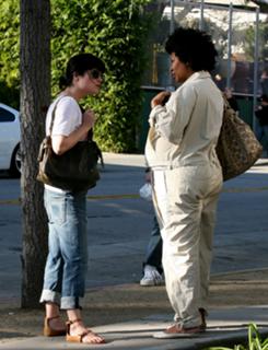 Selma Blair feet photo thumbnail
