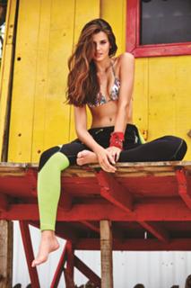 Camila Queiroz feet photo thumbnail
