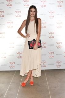 Camila Queiroz feet photo thumbnail