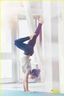 Aly Raisman feet photo thumbnail