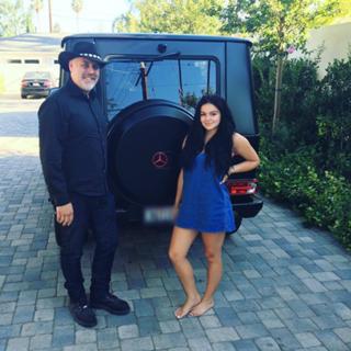 Ariel Winter feet photo thumbnail