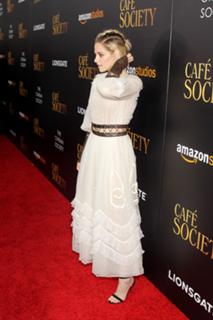 Kristen Stewart feet photo thumbnail