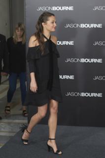 Alicia Vikander feet photo thumbnail