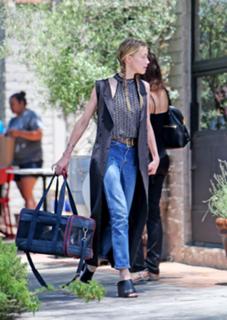 Amber Heard feet photo thumbnail
