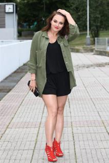 Ewa Farna feet photo thumbnail