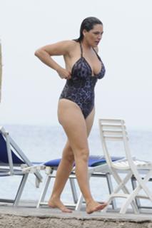 Kelly Brook feet photo thumbnail