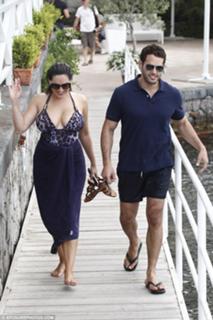Kelly Brook feet photo thumbnail