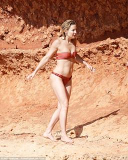 Kate Hudson feet photo thumbnail