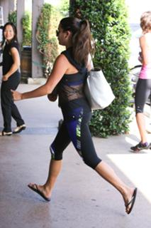 Lea Michele feet photo thumbnail