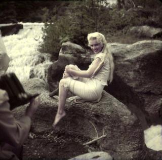 Marilyn Monroe feet photo thumbnail