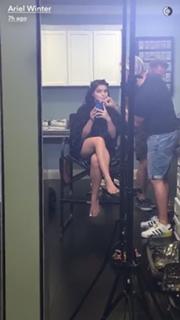 Ariel Winter feet photo thumbnail