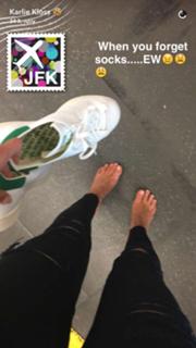 Karlie Kloss feet photo thumbnail