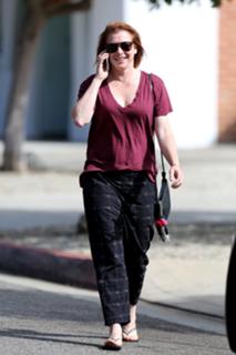 Alyson Hannigan feet photo thumbnail