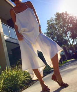 Adriane Galisteu feet photo thumbnail