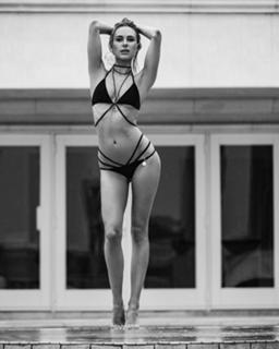 Kimberley Garner feet photo thumbnail
