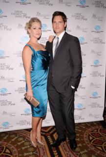 Jennie Garth feet photo thumbnail