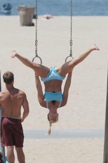 Lindsey Vonn feet photo thumbnail