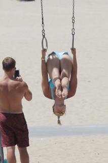 Lindsey Vonn feet photo thumbnail