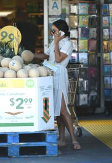 Vanessa Hudgens feet photo thumbnail