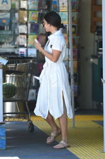 Vanessa Hudgens feet photo thumbnail