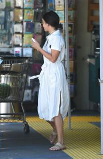 Vanessa Hudgens feet photo thumbnail