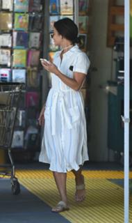 Vanessa Hudgens feet photo thumbnail