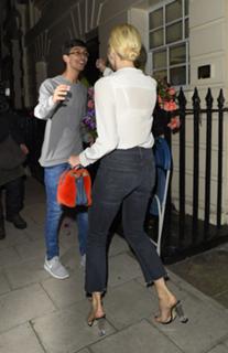 Pixie Lott feet photo thumbnail