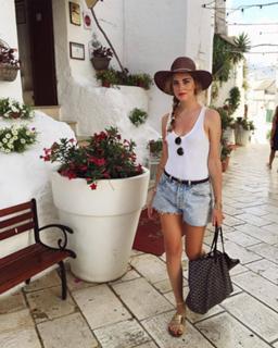 Chiara Ferragni feet photo thumbnail